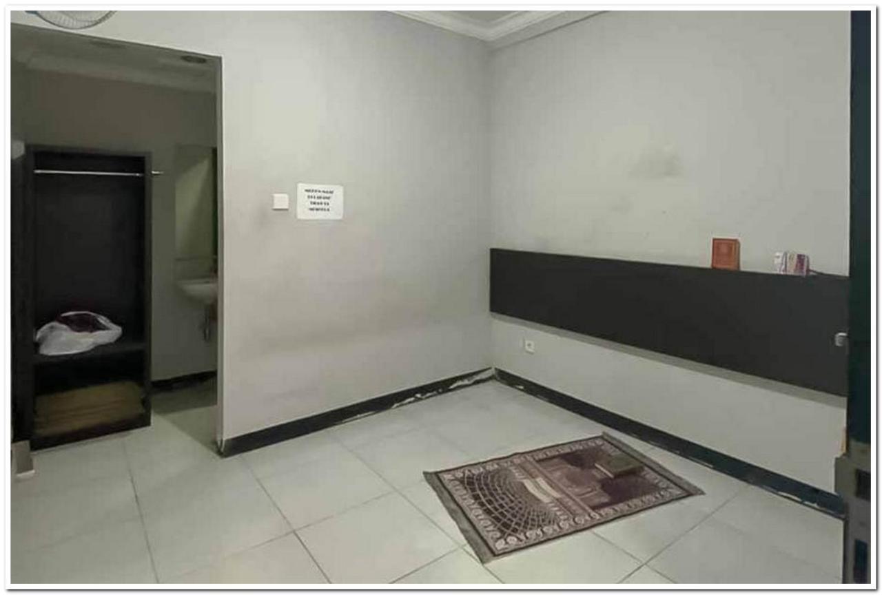 Losmen Family Syariah Bypass Juanda Mitra Reddoorz Brebek Exterior photo