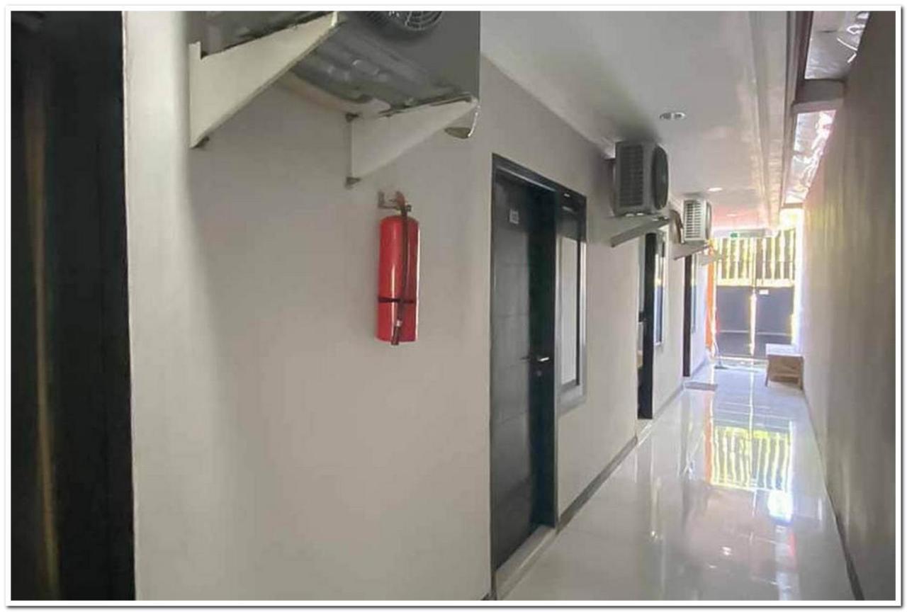 Losmen Family Syariah Bypass Juanda Mitra Reddoorz Brebek Exterior photo