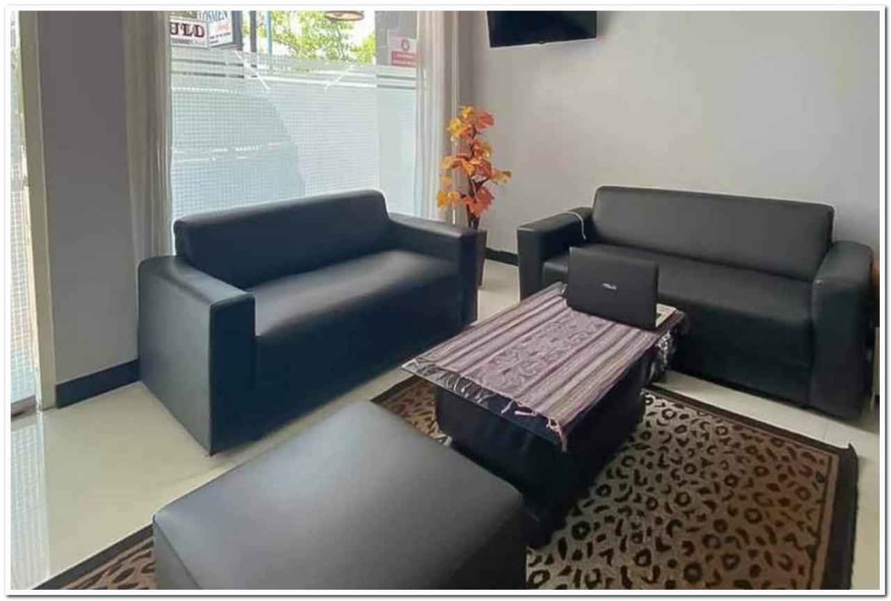 Losmen Family Syariah Bypass Juanda Mitra Reddoorz Brebek Exterior photo