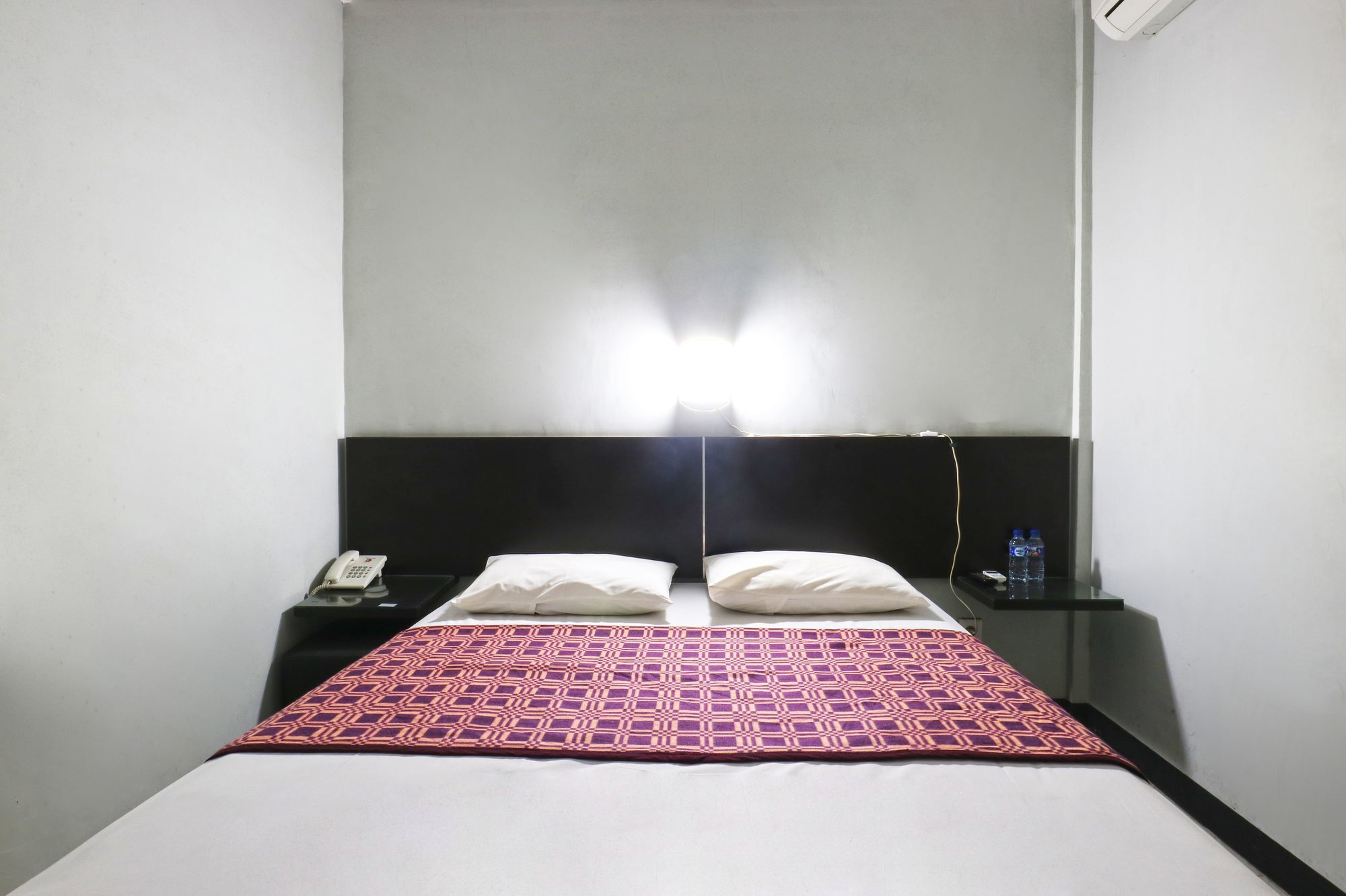 Losmen Family Syariah Bypass Juanda Mitra Reddoorz Brebek Exterior photo